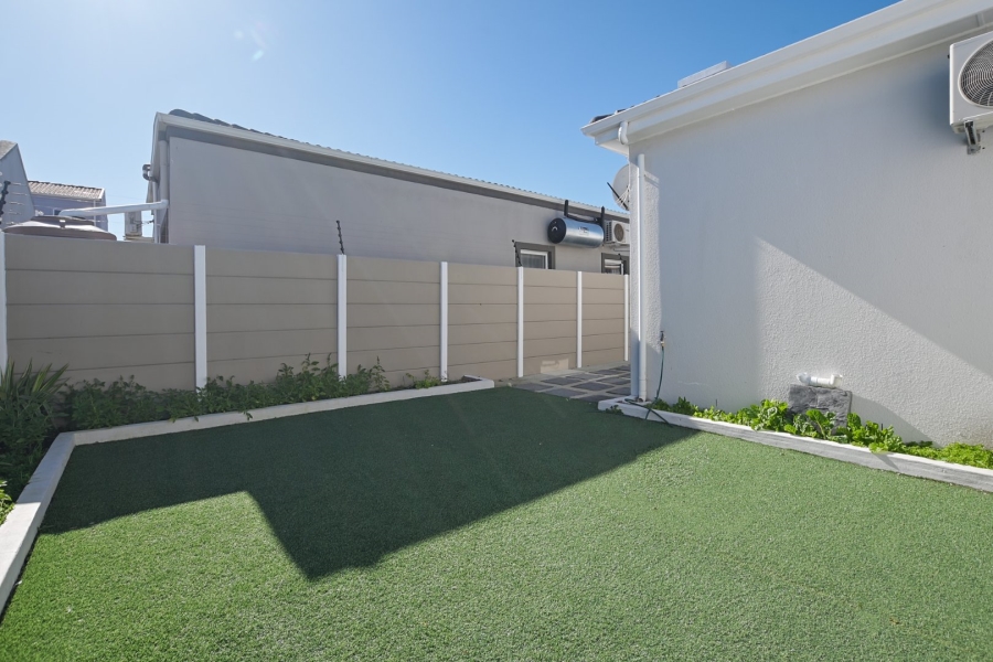  Bedroom Property for Sale in Parklands Western Cape